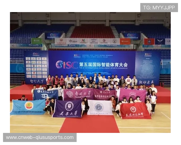 无人机足球冠军奖杯亮相，设计灵感源自古代浑天仪