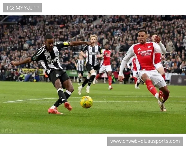 阿森纳笑纳争冠大礼，豪门集体平局助推领跑优势