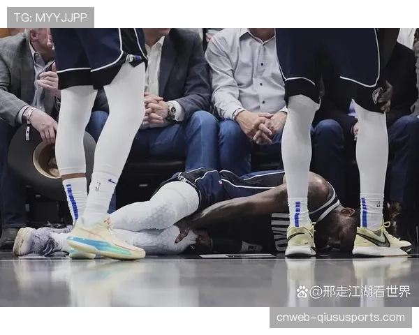 朗斯官方确认主力中卫十字韧带撕裂，赛季提前报销